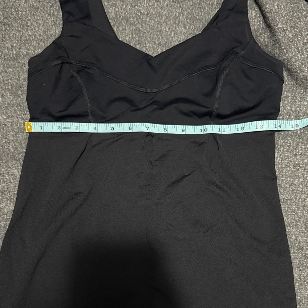 Lululemon Tame Me Tank Top Black Size 6 | Built-In Bra & Cinch Hem - Picture 8 of 9
